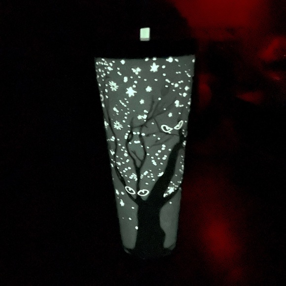 Other - 👻Starbucks glow in the dark tumbler